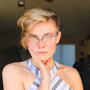 Meet your Posher, Lydia